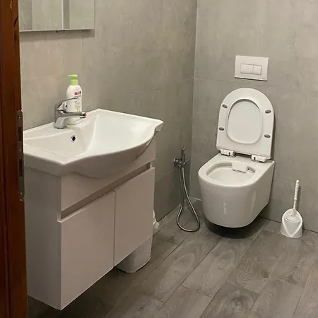 Arli Eris Rent Vlorë