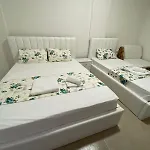 Arli Eris Rent بيت ضيافة فلورا