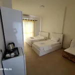 بيت ضيافة Arli Eris Rent فلورا