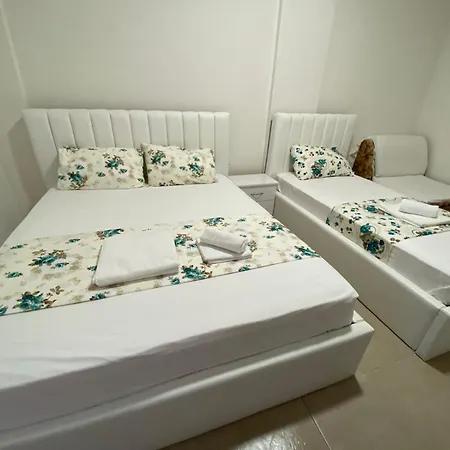 Arli Eris Rent ゲストハウス Vlorë