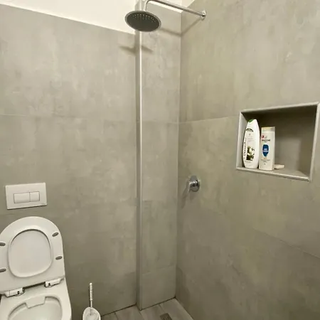 Arli Eris Rent * Avlonya